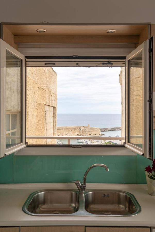 Penthouse Apartment In Downtown With Seaview Ираклио Екстериор снимка